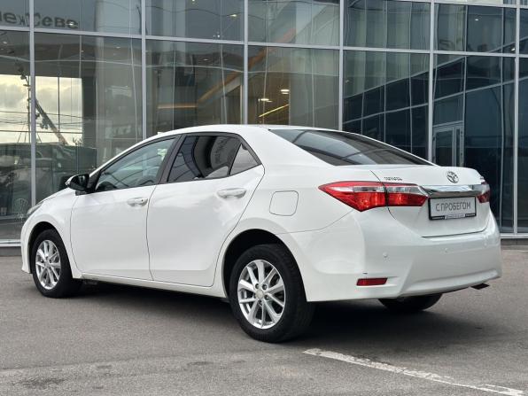 Toyota Corolla XI (E160 E170 E180) с пробегом 2013 года, цена 1 045 000 рублей, 187420 км, седан, Автокод Объявления