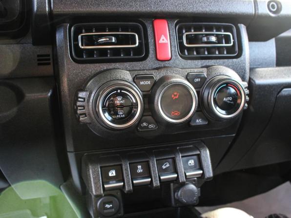 Suzuki Jimny IV с пробегом 2021 года, цена 2 715 800 рублей, 38671 км, внедорожник, Автокод Объявления