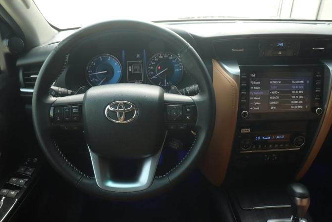 Toyota Fortuner II Рестайлинг с пробегом 2022 года, цена 5 300 000 рублей, 5596 км, внедорожник, Автокод Объявления