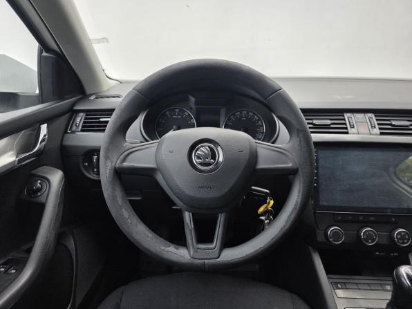 Skoda Octavia III (A7) Рестайлинг с пробегом 2017 года, цена 1 200 000 рублей, 249566 км, лифтбек, Автокод Объявления
