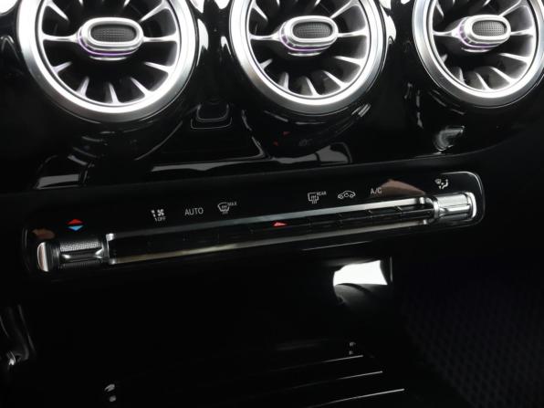 Mercedes-Benz CLA II (C118 X118) с пробегом 2019 года, цена 2 900 000 рублей, 90629 км, седан, Автокод Объявления