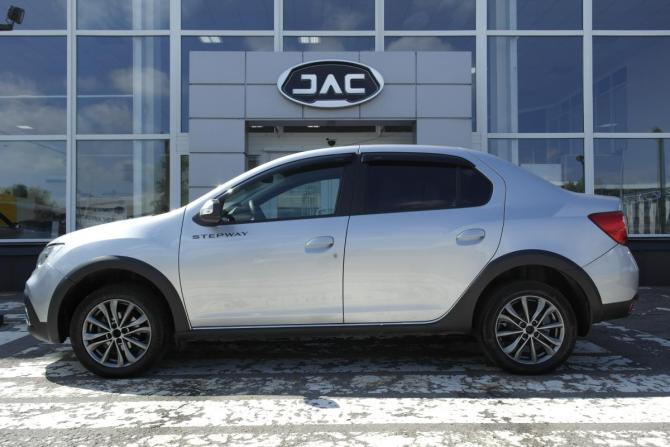 Renault Logan II Рестайлинг с пробегом 2021 года, цена 1 249 000 рублей, 119000 км, седан, Автокод Объявления