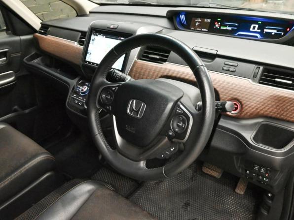 Honda Freed II Рестайлинг с пробегом 2020 года, цена 1 825 000 рублей, 65831 км, компактвэн, Автокод Объявления