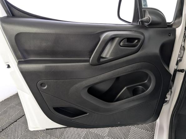 Citroen Berlingo II Рестайлинг 2 с пробегом 2021 года, цена 1 375 000 рублей, 158180 км, фургон, Автокод Объявления