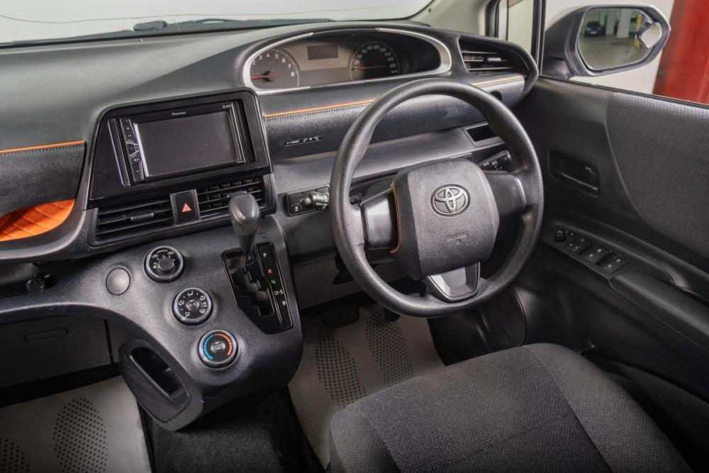 Toyota Sienta II Томск  - изображение 10