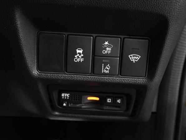 Honda Stepwgn V Рестайлинг с пробегом 2017 года, цена 2 589 000 рублей, 99376 км, минивэн, Автокод Объявления