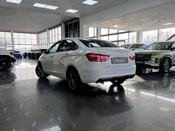 Lada (ВАЗ) Vesta I с пробегом 2018 года, цена 800 000 рублей, 108583 км, седан, Автокод Объявления