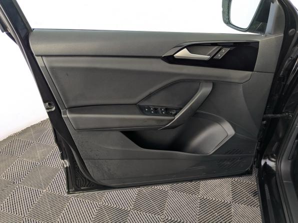 Volkswagen Taos I с пробегом 2022 года, цена 2 555 000 рублей, 59306 км, внедорожник, Автокод Объявления