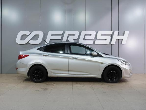 Hyundai Solaris I с пробегом 2013 года, цена 649 000 рублей, 180345 км, седан, Автокод Объявления