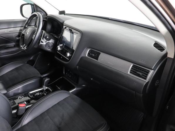 Mitsubishi Outlander III Рестайлинг 3 с пробегом 2021 года, цена 2 787 000 рублей, 82950 км, внедорожник, Автокод Объявления