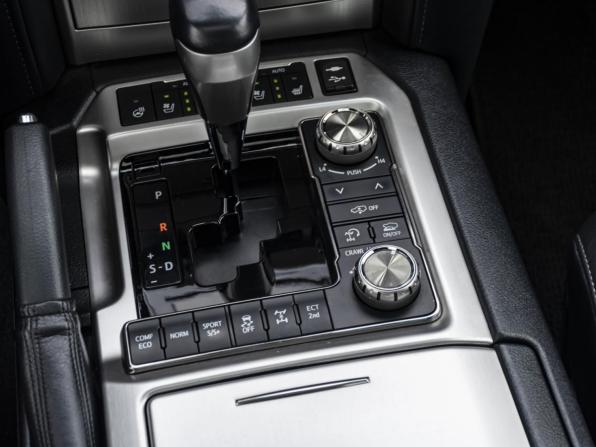 Toyota Land Cruiser 200 Series Рестайлинг 2 с пробегом 2017 года, цена 8 108 000 рублей, 83806 км, внедорожник, Автокод Объявления