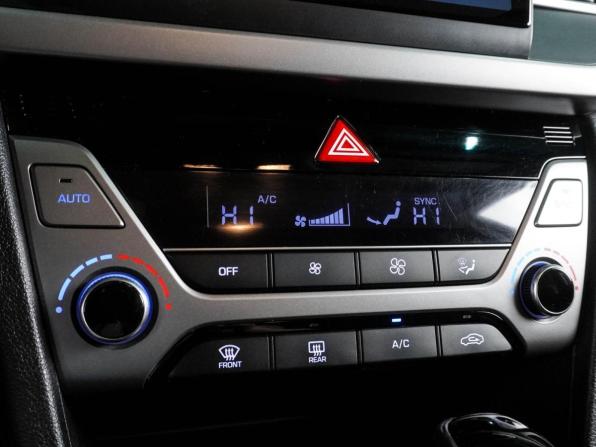 Hyundai Elantra VI (AD) с пробегом 2018 года, цена 1 369 000 рублей, 176340 км, седан, Автокод Объявления