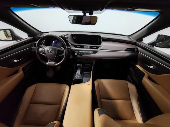 Lexus ES VII с пробегом 2020 года, цена 3 675 000 рублей, 131952 км, седан, Автокод Объявления