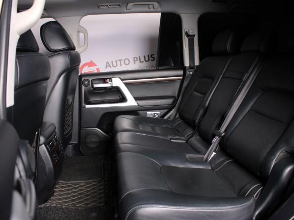 Toyota Land Cruiser 200 Series Рестайлинг 2 с пробегом 2016 года, цена 5 890 000 рублей, 175000 км, внедорожник, Автокод Объявления