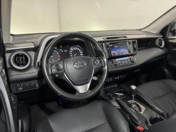 Toyota RAV4 IV (XA40) Рестайлинг с пробегом 2017 года, цена 2 699 000 рублей, 142211 км, внедорожник, Автокод Объявления