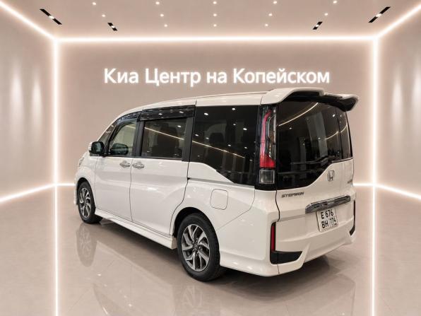 Honda Stepwgn V с пробегом 2016 года, цена 1 849 900 рублей, 145000 км, минивэн, Автокод Объявления