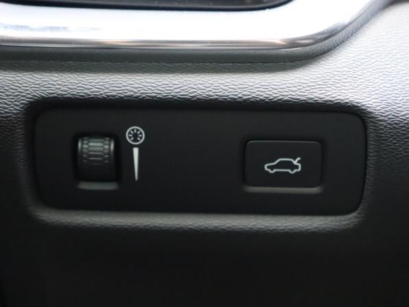Volvo V60 II с пробегом 2018 года, цена 2 150 000 рублей, 290823 км, универсал, Автокод Объявления