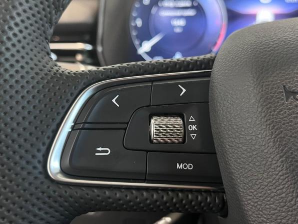 Hongqi HS5 I Рестайлинг с пробегом 2025 года, цена 3 850 000 рублей, 1543 км, внедорожник, Автокод Объявления