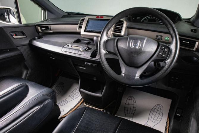 Honda Freed I с пробегом 2012 года, цена 1 049 000 рублей, 130000 км, компактвэн, Автокод Объявления