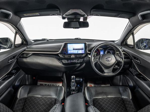 Toyota C-HR I Рестайлинг с пробегом 2019 года, цена 1 950 000 рублей, 137420 км, внедорожник, Автокод Объявления