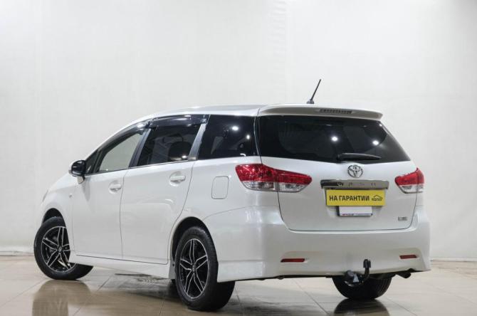 Toyota Wish II с пробегом 2011 года, цена 1 319 000 рублей, 183000 км, минивэн, Автокод Объявления