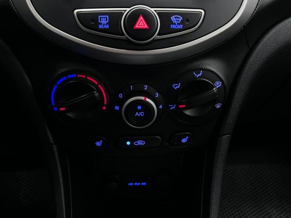 Hyundai Solaris I с пробегом 2012 года, цена 950 000 рублей, 120464 км, хэтчбек, Автокод Объявления