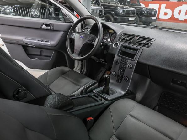 Volvo S40 II Рестайлинг с пробегом 2011 года, цена 498 000 рублей, 300000 км, седан, Автокод Объявления