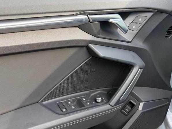 Audi A3 IV (8Y) Рестайлинг с пробегом 2025 года, цена 3 972 000 рублей, 41 км, хэтчбек, Автокод Объявления