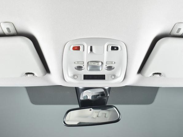 Peugeot Traveller I с пробегом 2018 года, цена 3 494 995 рублей, 73330 км, минивэн, Автокод Объявления