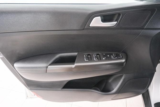 Kia Sportage IV с пробегом 2018 года, цена 2 259 000 рублей, 67500 км, внедорожник, Автокод Объявления