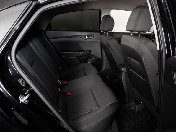 Hyundai Solaris II с пробегом 2018 года, цена 1 348 000 рублей, 140006 км, седан, Автокод Объявления