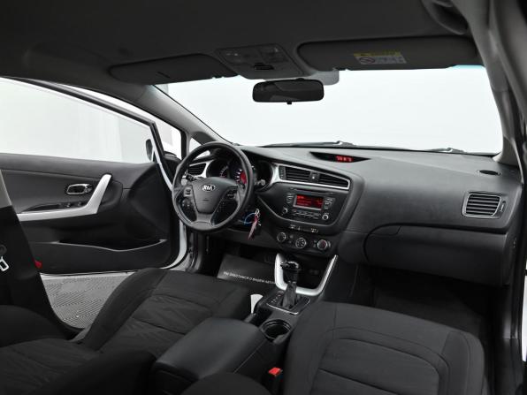 Kia Ceed II Рестайлинг с пробегом 2018 года, цена 1 099 000 рублей, 127000 км, универсал, Автокод Объявления