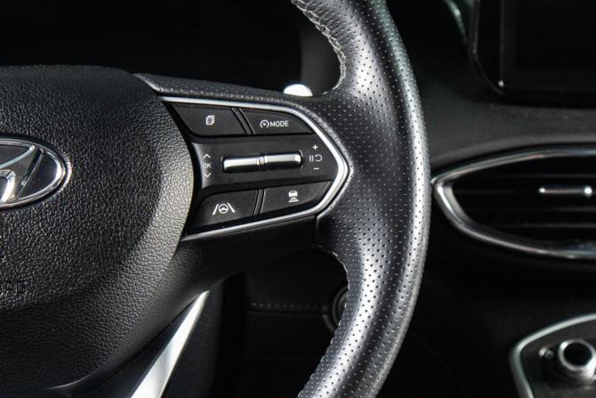 Hyundai Santa Fe IV Рестайлинг с пробегом 2023 года, цена 4 699 000 рублей, 85650 км, внедорожник, Автокод Объявления