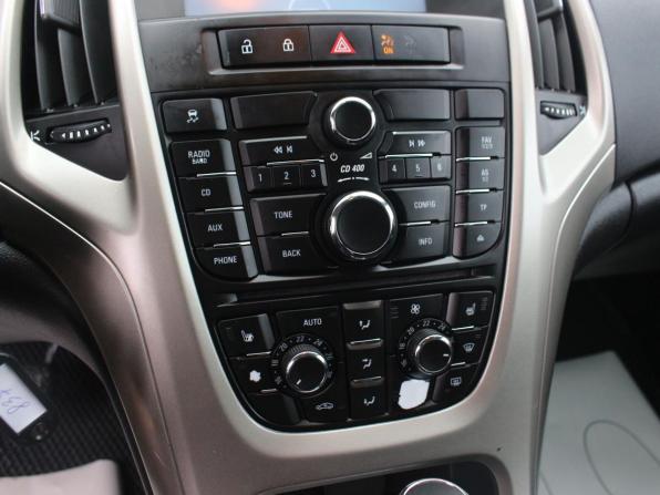 Opel Astra J с пробегом 2010 года, цена 500 300 рублей, 300143 км, хэтчбек, Автокод Объявления