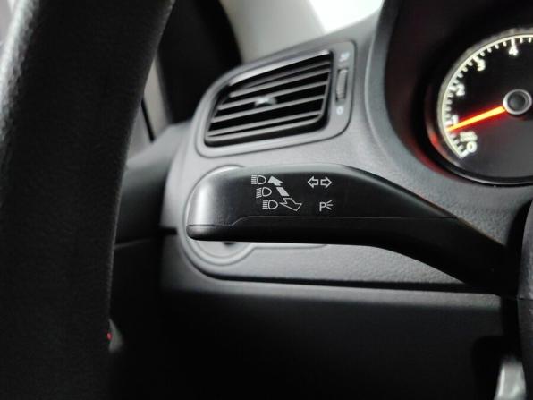 Volkswagen Polo V Рестайлинг с пробегом 2018 года, цена 999 000 рублей, 97240 км, седан, Автокод Объявления