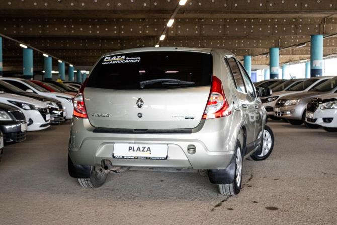 Renault Sandero I с пробегом 2013 года, цена 650 000 рублей, 188097 км, хэтчбек, Автокод Объявления