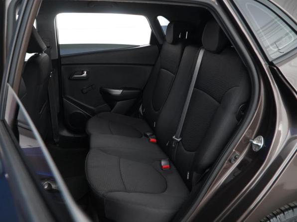 Kia Rio III Рестайлинг с пробегом 2015 года, цена 1 093 051 рубль, 126913 км, хэтчбек, Автокод Объявления