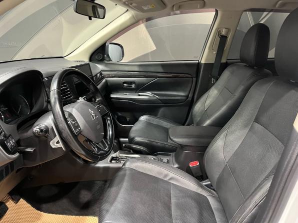 Mitsubishi Outlander III Рестайлинг 2 с пробегом 2015 года, цена 1 850 000 рублей, 162178 км, внедорожник, Автокод Объявления