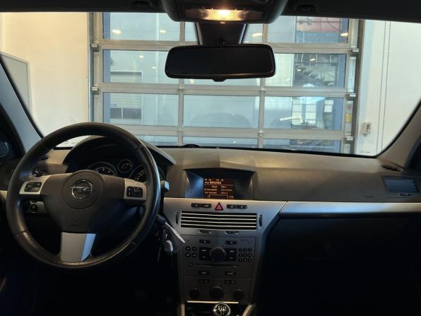 Opel Astra H Рестайлинг с пробегом 2012 года, цена 510 000 рублей, 243716 км, седан, Автокод Объявления