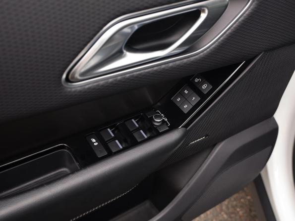 Land Rover Range Rover Velar I с пробегом 2018 года, цена 3 099 000 рублей, 161000 км, внедорожник, Автокод Объявления