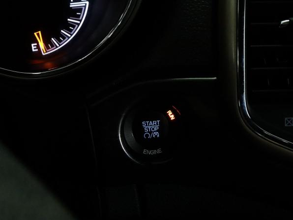 Jeep Grand Cherokee IV (WK2) Рестайлинг с пробегом 2013 года, цена 2 049 000 рублей, 71622 км, внедорожник, Автокод Объявления