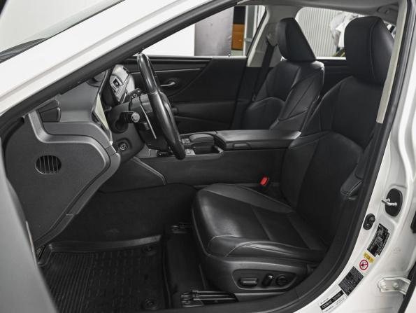 Lexus ES VII с пробегом 2018 года, цена 4 264 000 рублей, 82154 км, седан, Автокод Объявления