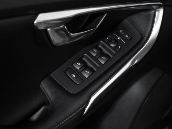 Volvo V40 Cross Country I с пробегом 2013 года, цена 1 248 790 рублей, 132964 км, хэтчбек, Автокод Объявления