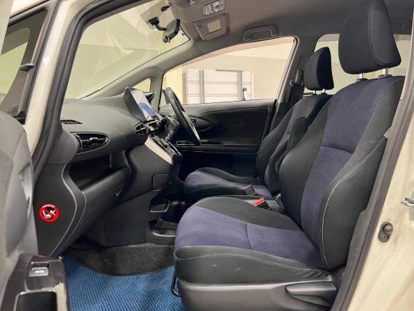 Toyota Wish II Рестайлинг с пробегом 2013 года, цена 1 399 000 рублей, 139962 км, минивэн, Автокод Объявления