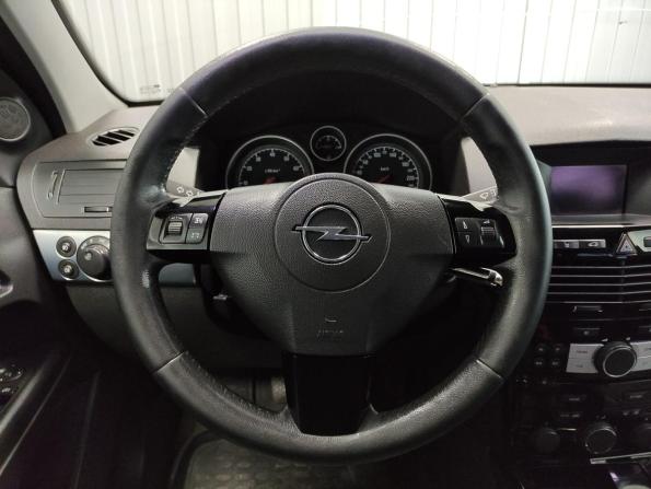 Opel Astra H Рестайлинг с пробегом 2011 года, цена 570 000 рублей, 173236 км, седан, Автокод Объявления