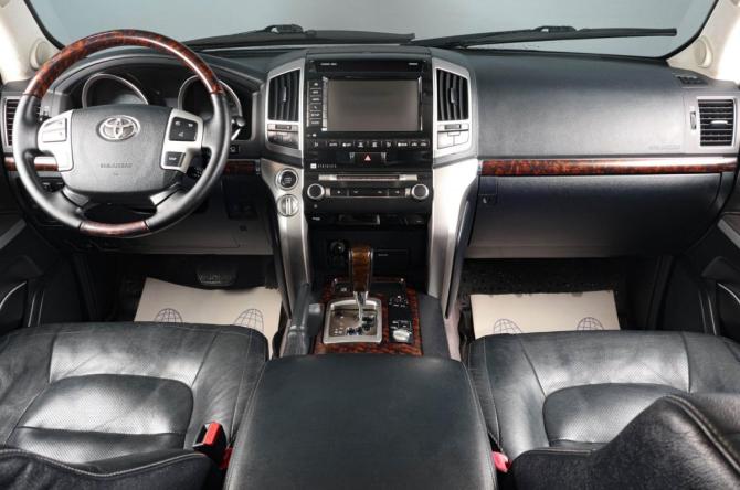 Toyota Land Cruiser 200 Series с пробегом 2012 года, цена 4 179 000 рублей, 160000 км, внедорожник, Автокод Объявления