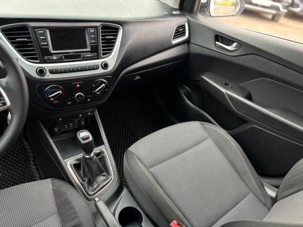 Hyundai Solaris II с пробегом 2017 года, цена 950 000 рублей, 144676 км, седан, Автокод Объявления