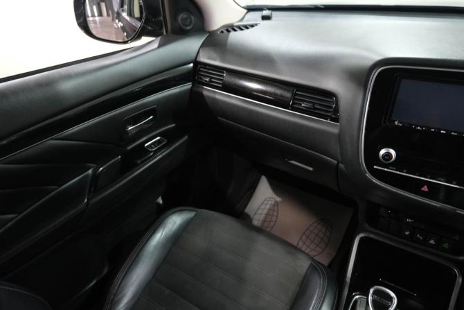 Mitsubishi Outlander III Рестайлинг 3 с пробегом 2020 года, цена 3 099 000 рублей, 168000 км, внедорожник, Автокод Объявления