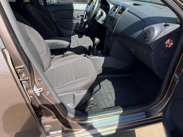 Renault Logan II Рестайлинг с пробегом 2019 года, цена 1 200 000 рублей, 57331 км, седан, Автокод Объявления