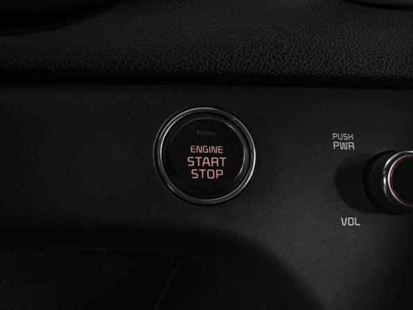 Kia Sportage IV Рестайлинг с пробегом 2020 года, цена 2 820 000 рублей, 117713 км, внедорожник, Автокод Объявления